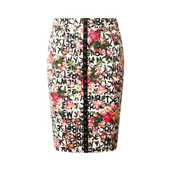 💥TORRID/ BETSEY JOHNSON Light Weight Ponte Floral Snap Front Pencil Skirt 3X - Picture 6 of 16